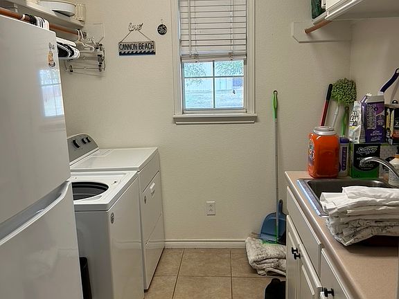 5th image of 3214 Langford Ave