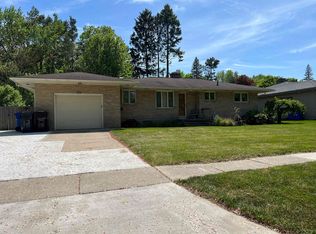 301 W Saint Andrews Rd, Midland, MI 48640