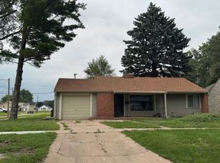 1742 W 5th St, Hastings, NE 68901