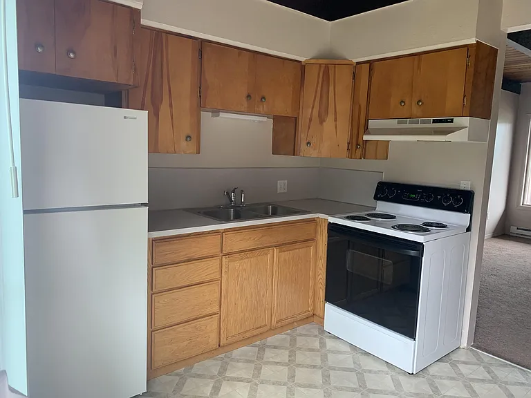 810 S Nehalem St #5 — Photo 3