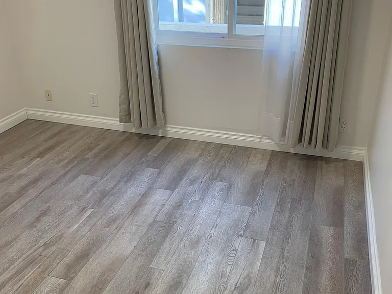 1726 Winona Blvd #201 — Photo 41