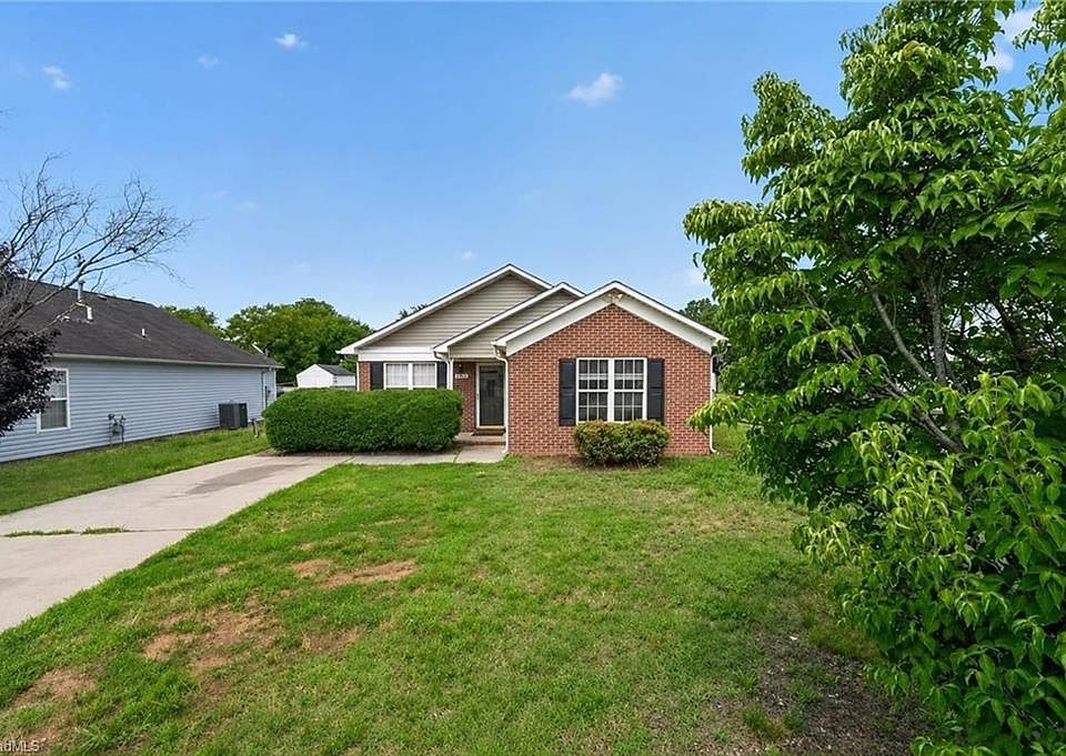 1st image of 904 Rauhut St