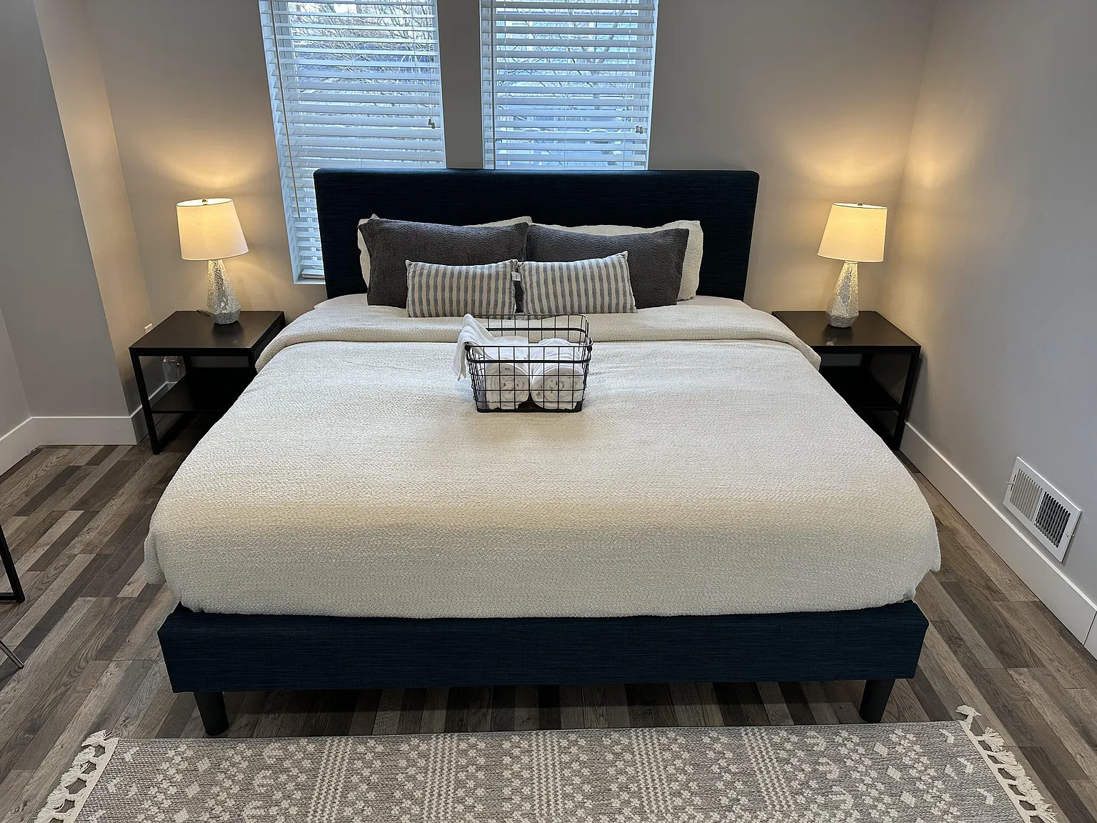 2 bed, 1180 sqft, $1,900 — Photo 3