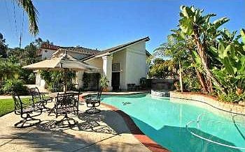4th image of 409 Avenida Abajo
