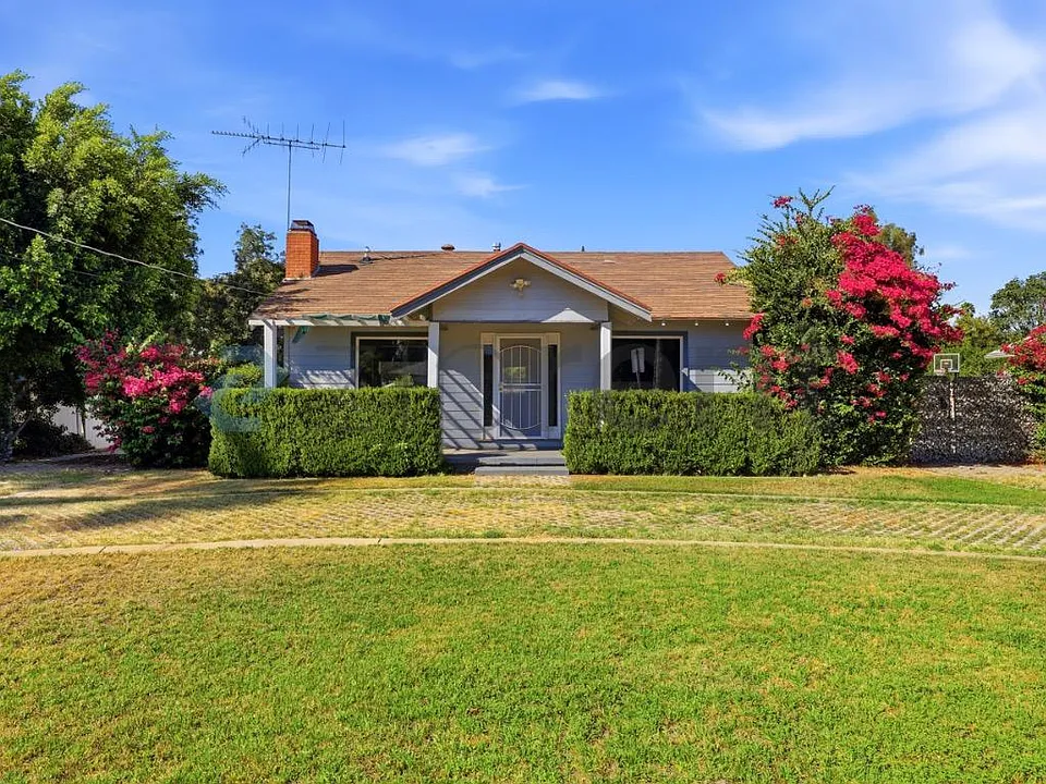 4863 Rubidoux Ave