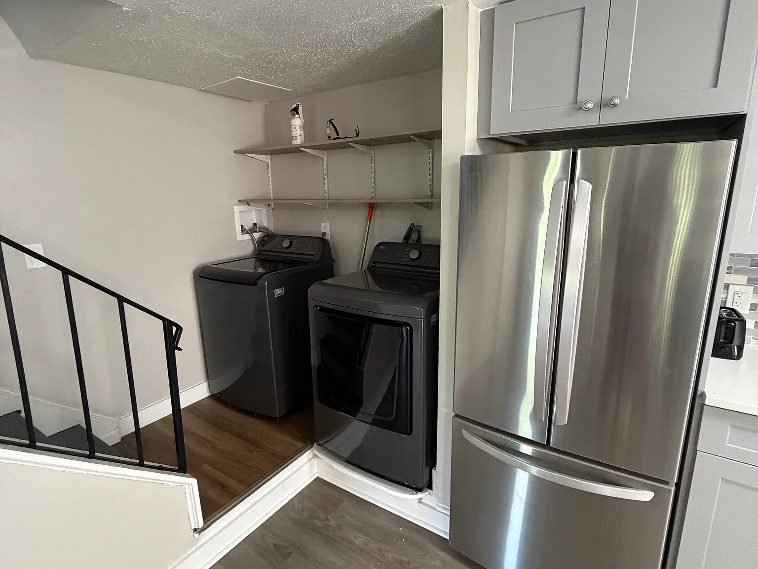 3 bed, 1.5 bath, 1102 sqft, $3,200 — Photo 2