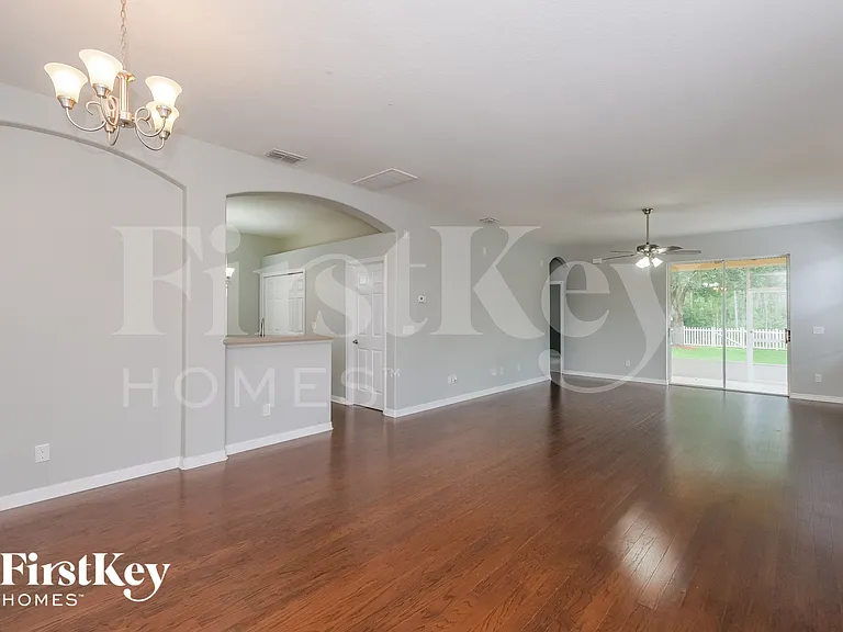 7847 Foxgrove Dr — Photo 3