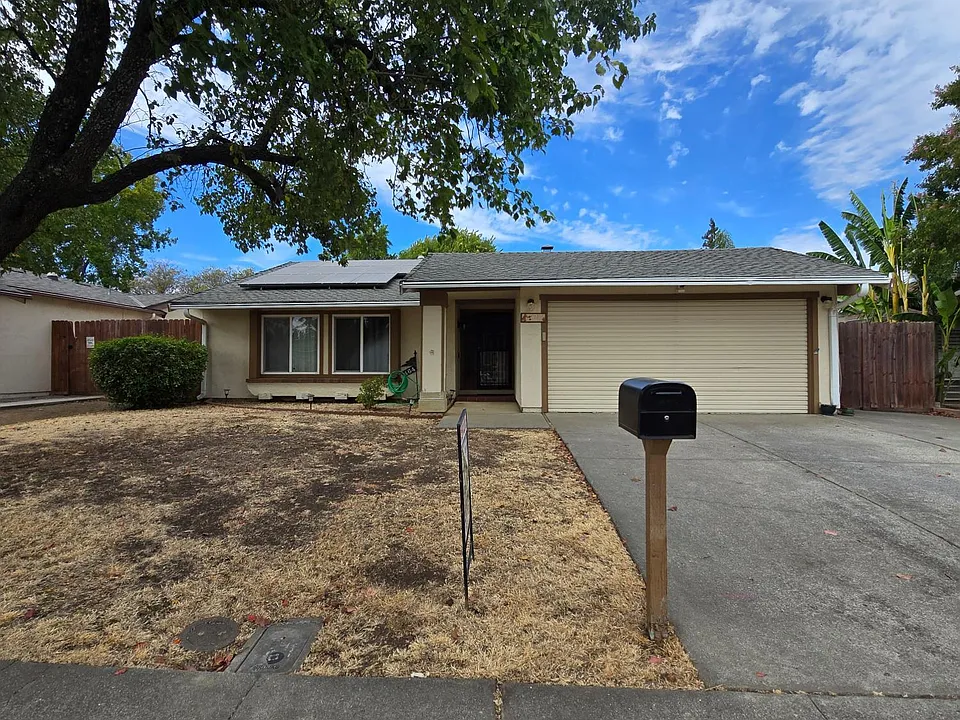 464 Hartwick Ln