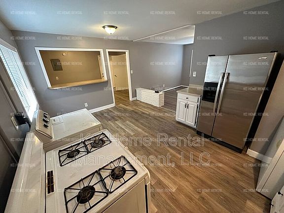5th image of 8601 E 110th St