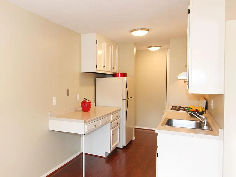 68 Shrewsbury Green Dr #H — Photo 5