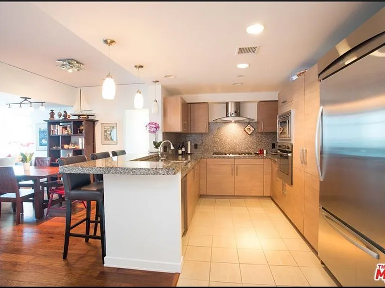 13650 Marina Pointe Dr #1605 — Photo 6