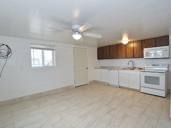 3rd image of 2020 Ua Ave #15