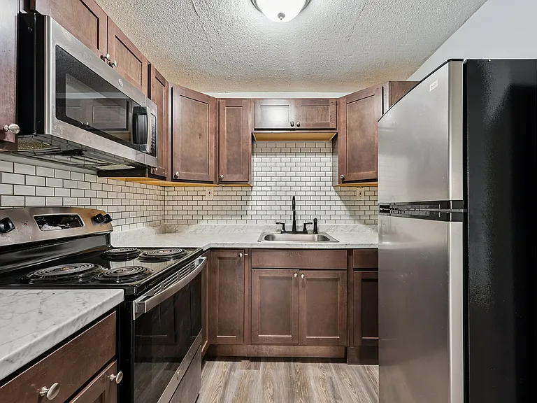 356 Franklin Ave #4 — Photo 10