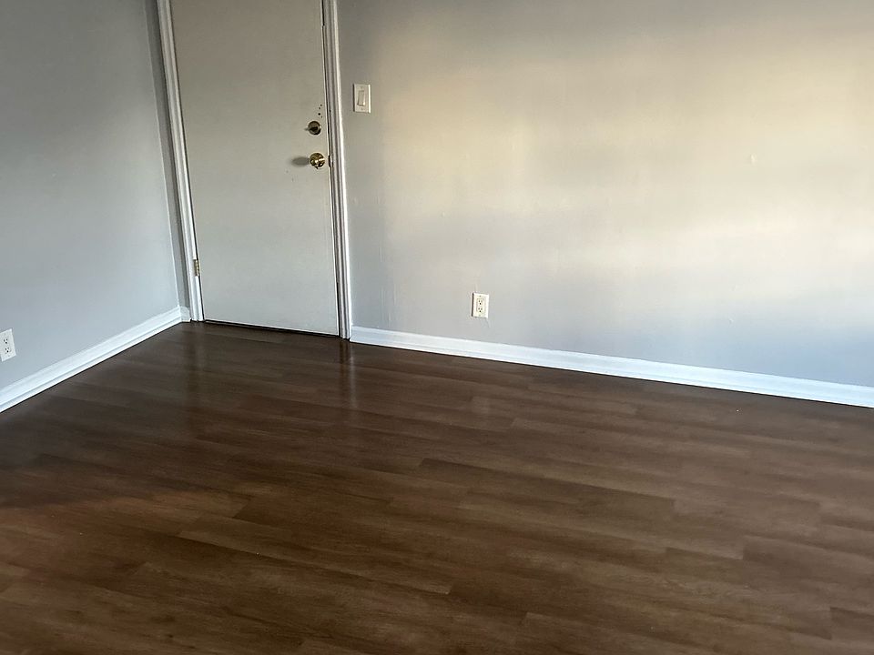 2nd image of 314 W 1st St APT 3