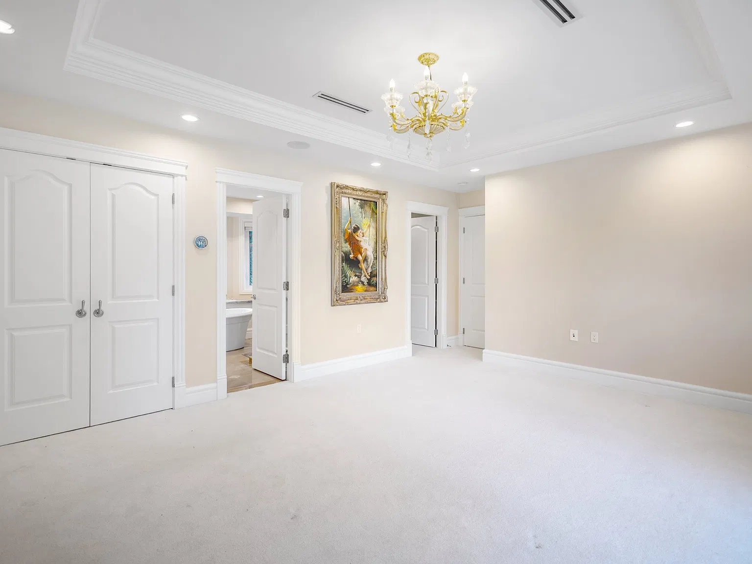 4 bed, 3980 sqft, $12,000 — Photo 4