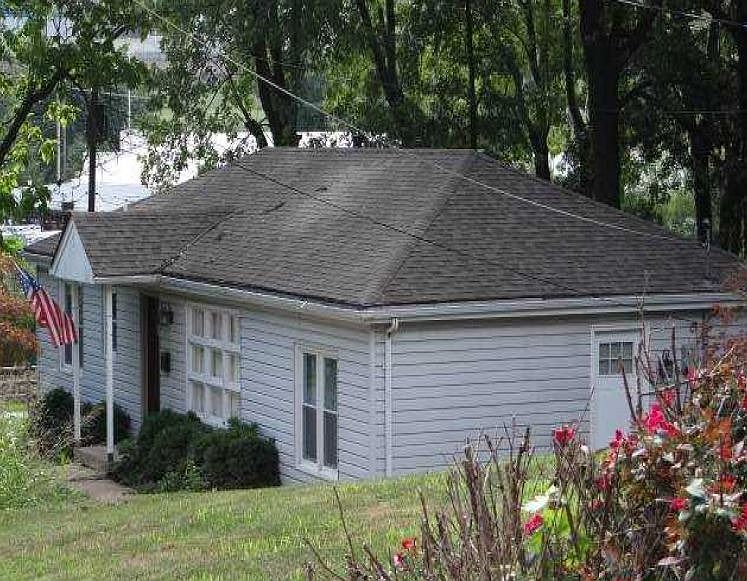 2nd image of 9421 W 60th St