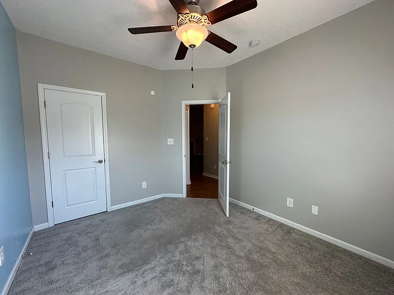 498 New Castle — Photo 19