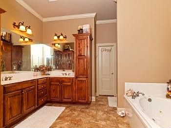 3rd image of 324 Long Lake Dr