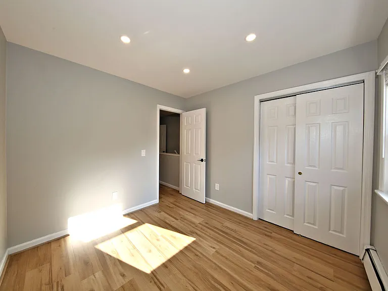 33 Summit Ave — Photo 11