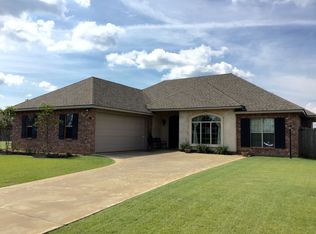 225 W Lakes Blvd, Alexandria, LA 71303