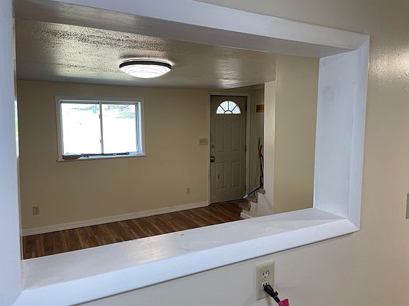 2nd image of 196 Syracuse Ave #1