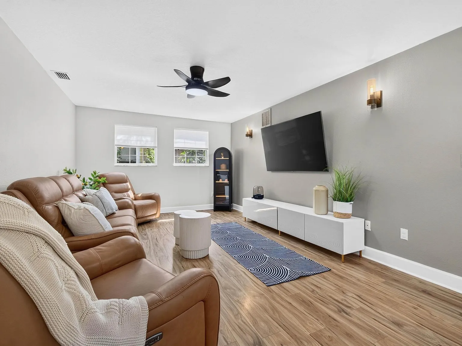 4 bed, 1432 sqft, $3,500 — Photo 2