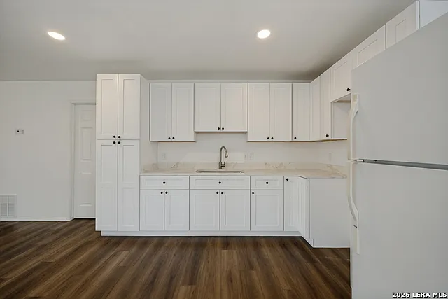 3 bed, 2.0 bath, 1124 sqft, $1,550 — Photo 3
