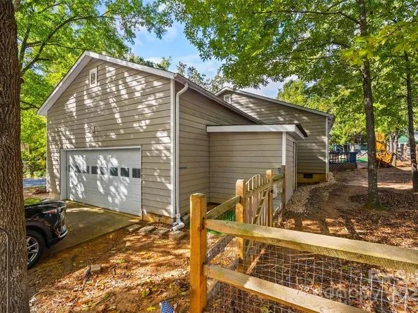 9013 Windjammer Dr, Tega Cay, SC 29708