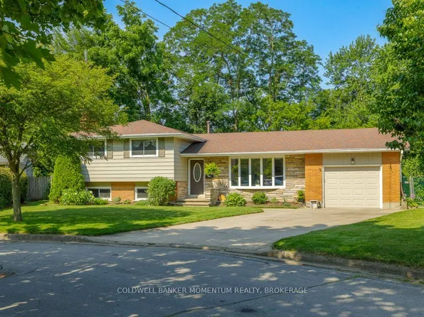 9 Heathcote Ter, Saint Catharines, ON L2M 1K7