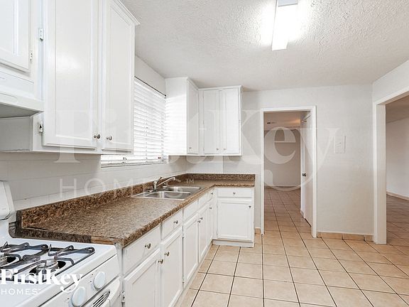 4th image of 3021 W Camelback Rd