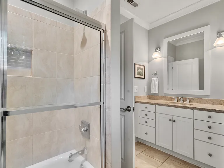 Full hall bathroom