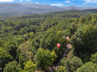 1016 Vista Dr, Gatlinburg, TN 37738