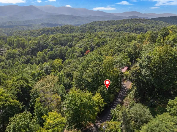 1016 Vista Dr, Gatlinburg, TN 37738