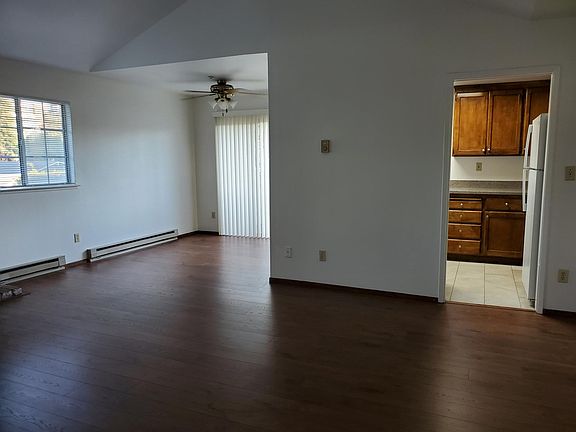 5th image of 112 Florence St APT 4