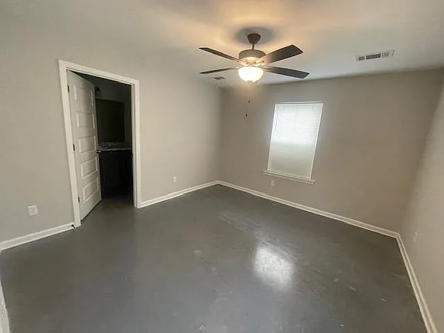 2433 Zanone Ave — Photo 6