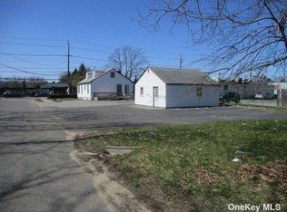 1663 5th Ave, Bay Shore, NY 11706