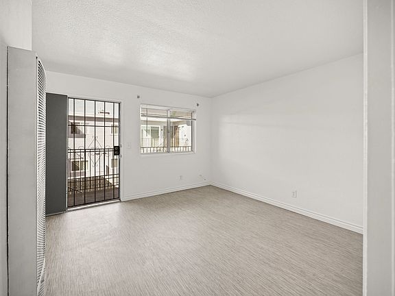 3rd image of 4030 38th St APT 6