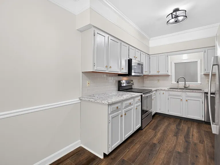 1215 Carriage Park Dr — Photo 11