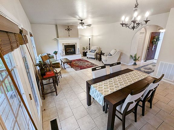 Seamless main floor design