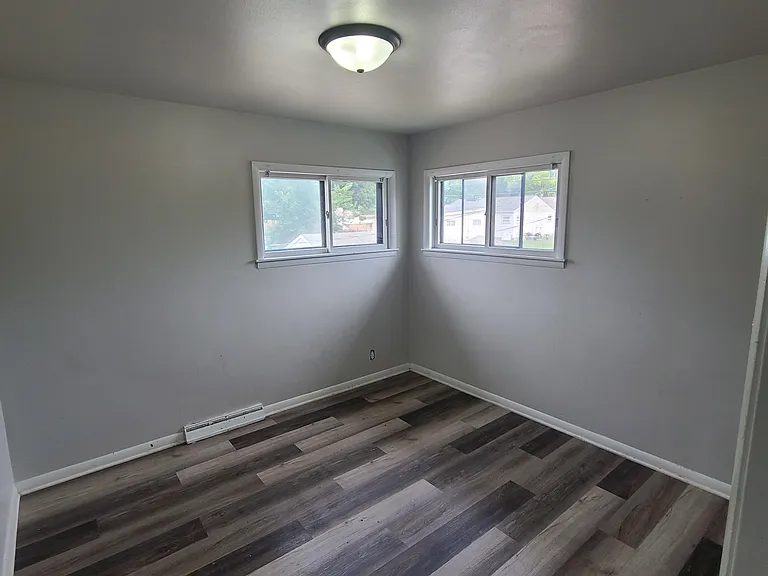 6912 W Silver Spring Dr — Photo 14