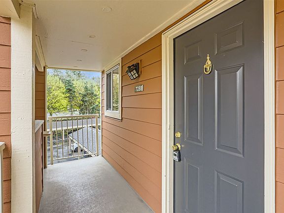 2nd image of 7288 W Lake Sammamish Pkwy NE