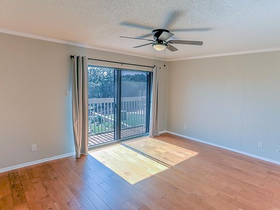 2nd image of 5020 Elms Ct