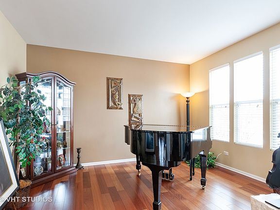 3rd image of 1046 Sanderling Ct