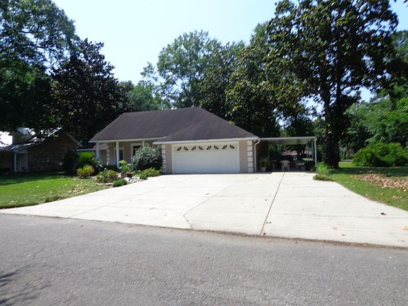 4th image of 1917 Hemlock Dr