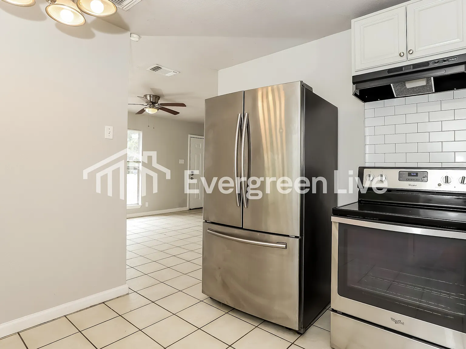 4 bed, 1.0 bath, 1038 sqft, $895 — Photo 4