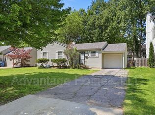 7228 Linden St, Prairie Village, KS 66208