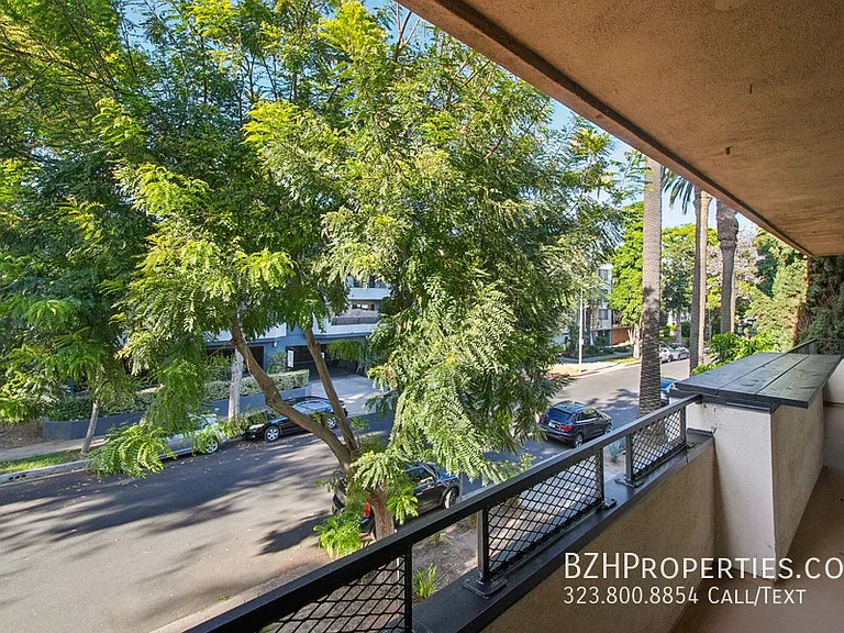 7540 Hampton Ave #202A — Photo 16
