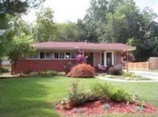 29202 Magnolia Ct, Flat Rock, MI 48134