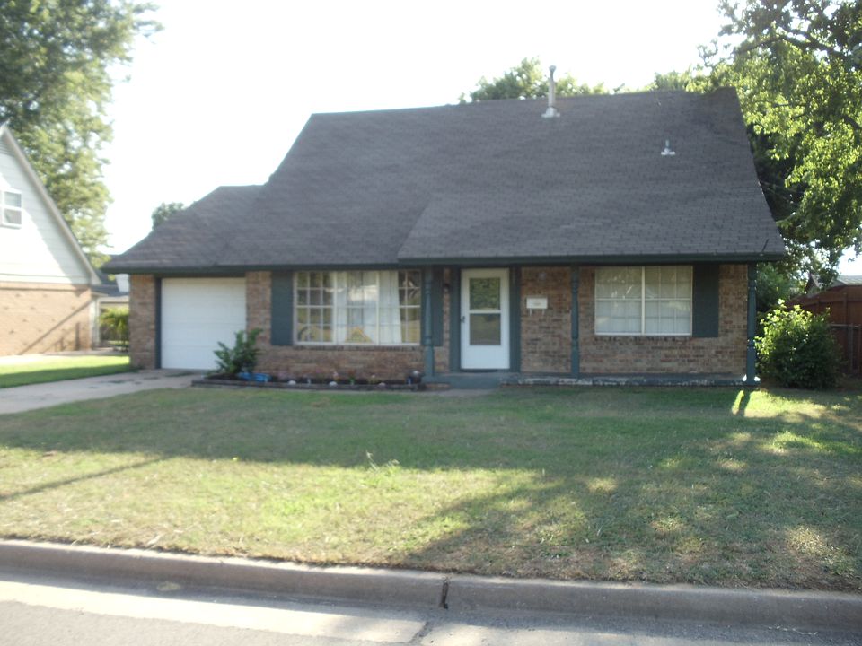 1st image of 205 Howard Dr