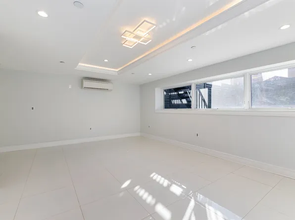 33-64 11th Street image 18 of 24